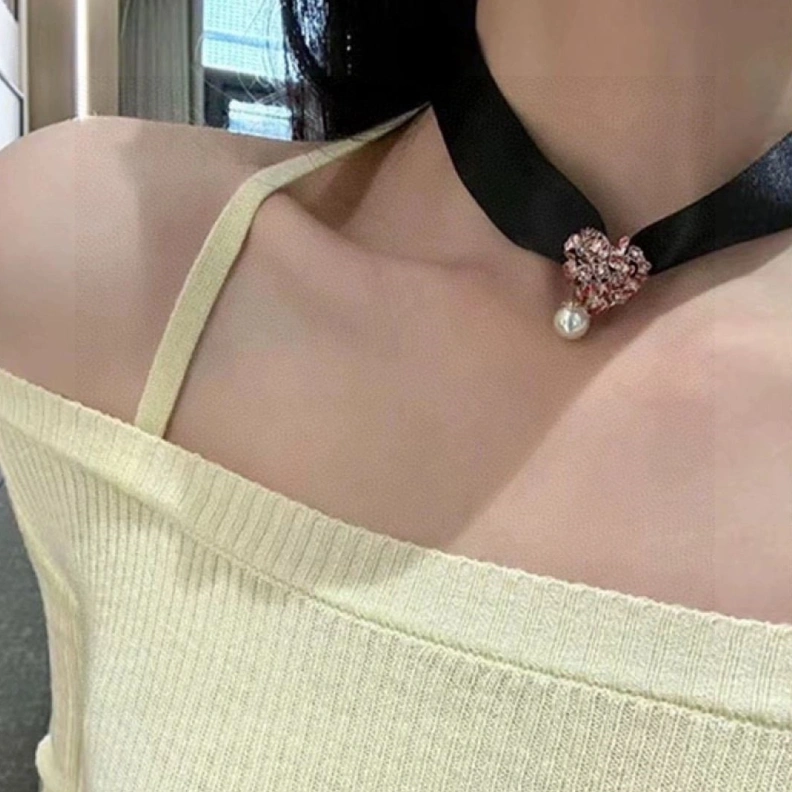 Stylish Christian Dxxr Necklaces 294417