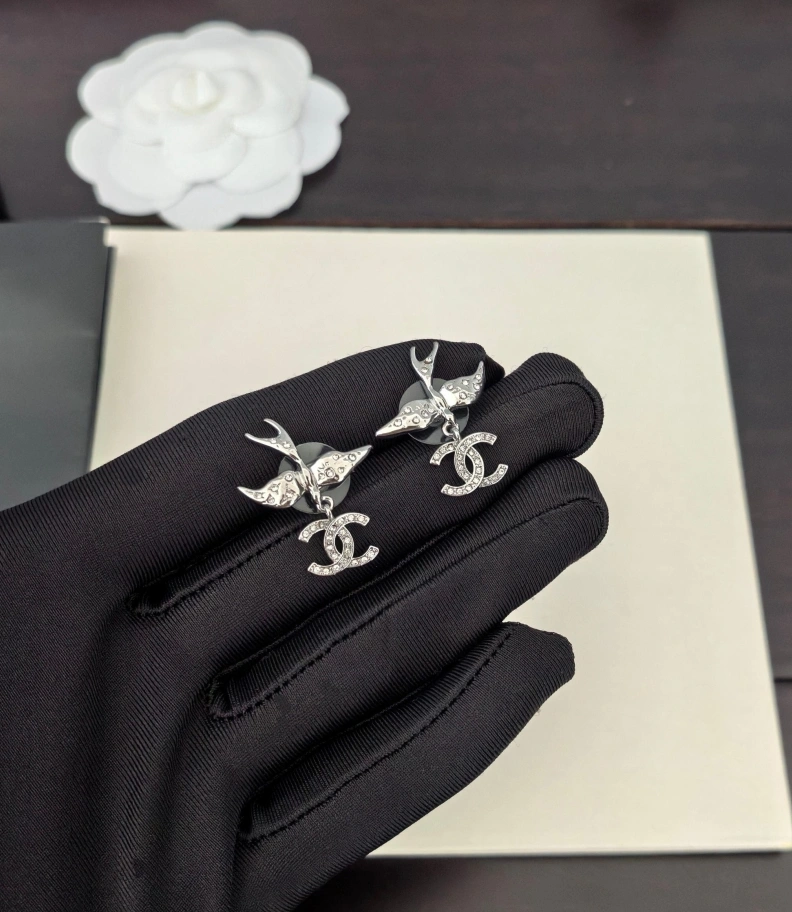 Breathable Chxnxl Earrings 287630