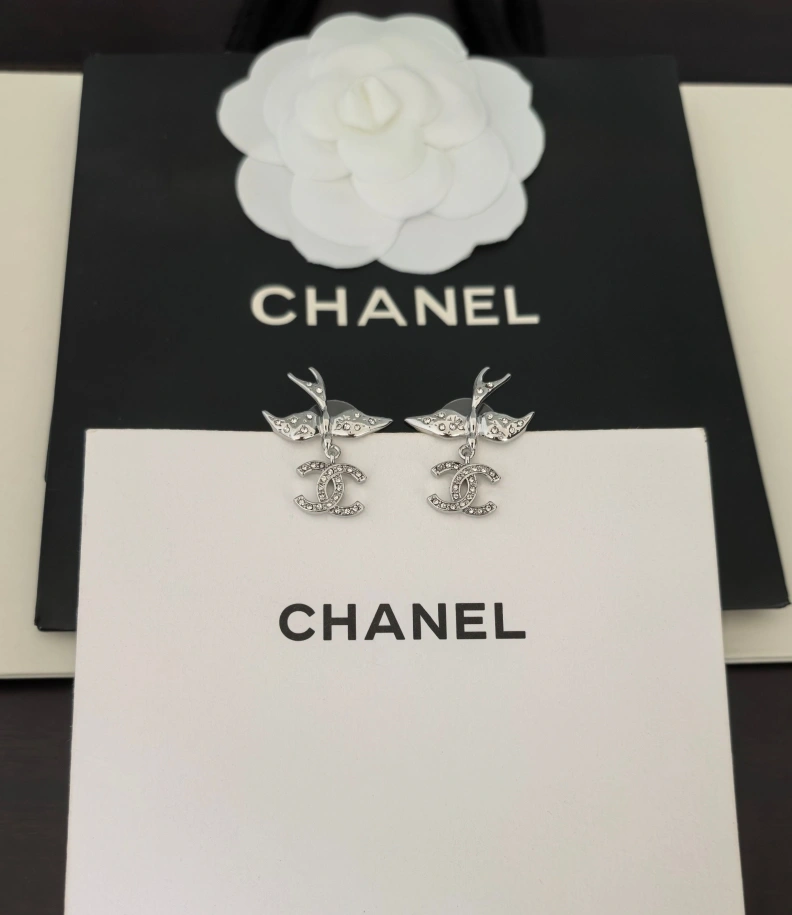 Breathable Chxnxl Earrings 287630