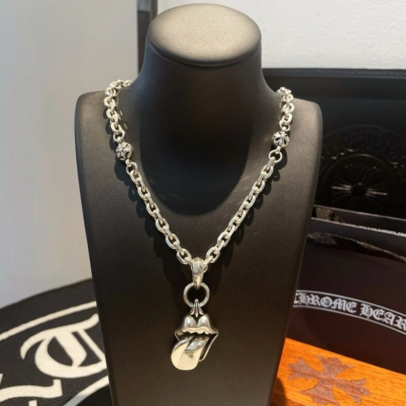 EasyMatch Chrxmx Hxxrts Necklaces 297923