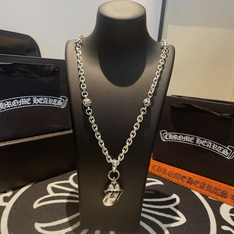 EasyMatch Chrxmx Hxxrts Necklaces 297923