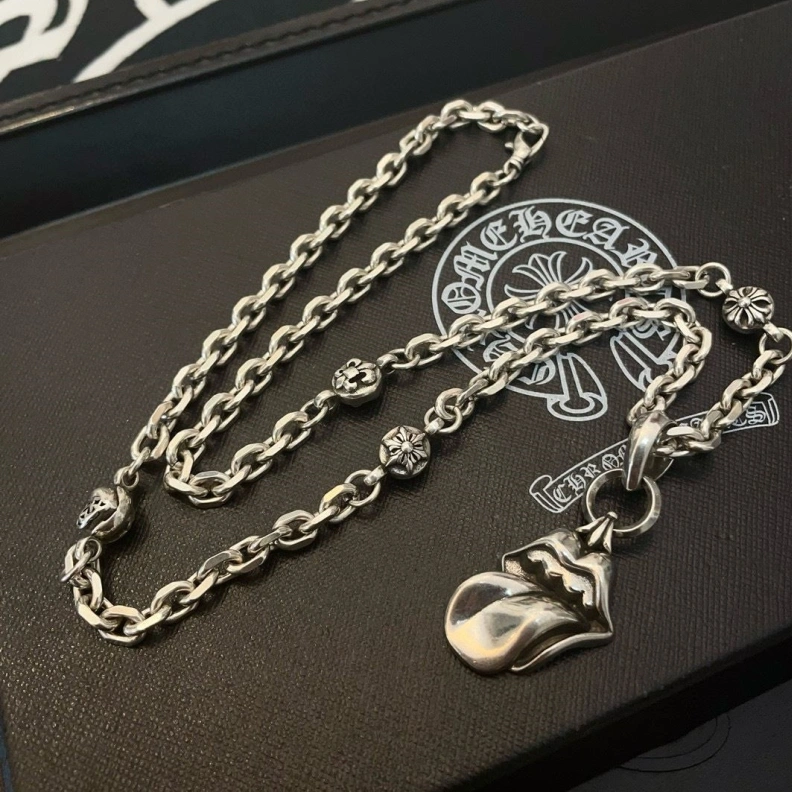 EasyMatch Chrxmx Hxxrts Necklaces 297923