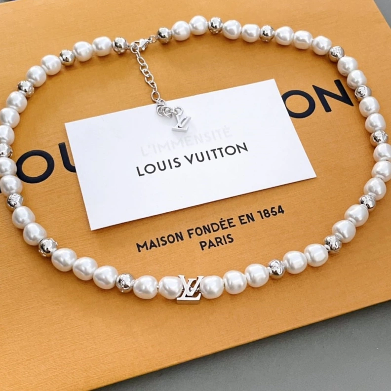 Durable LX Necklaces 309354
