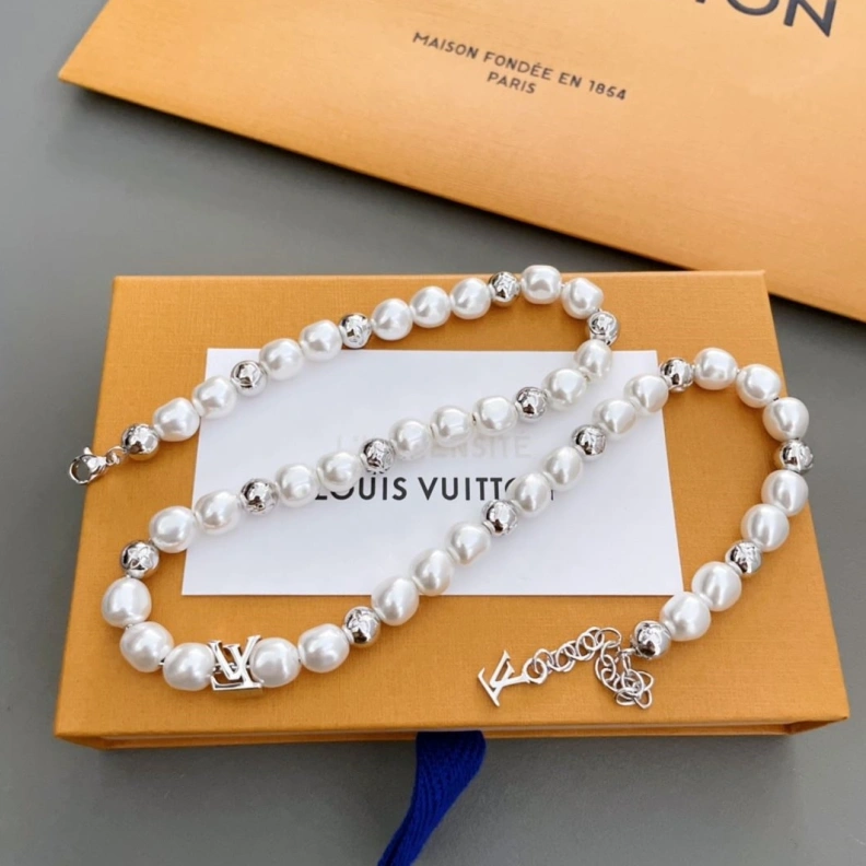 Durable LX Necklaces 309354
