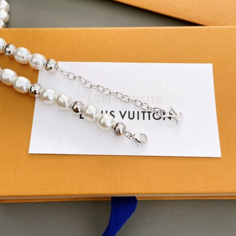 Durable LX Necklaces 309354