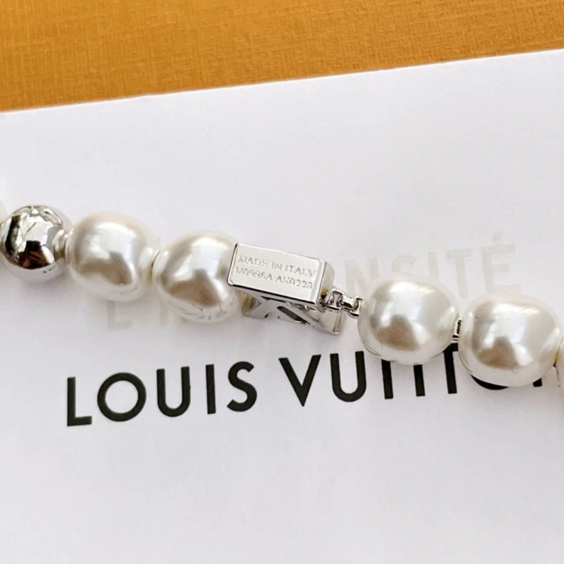 Durable LX Necklaces 309354