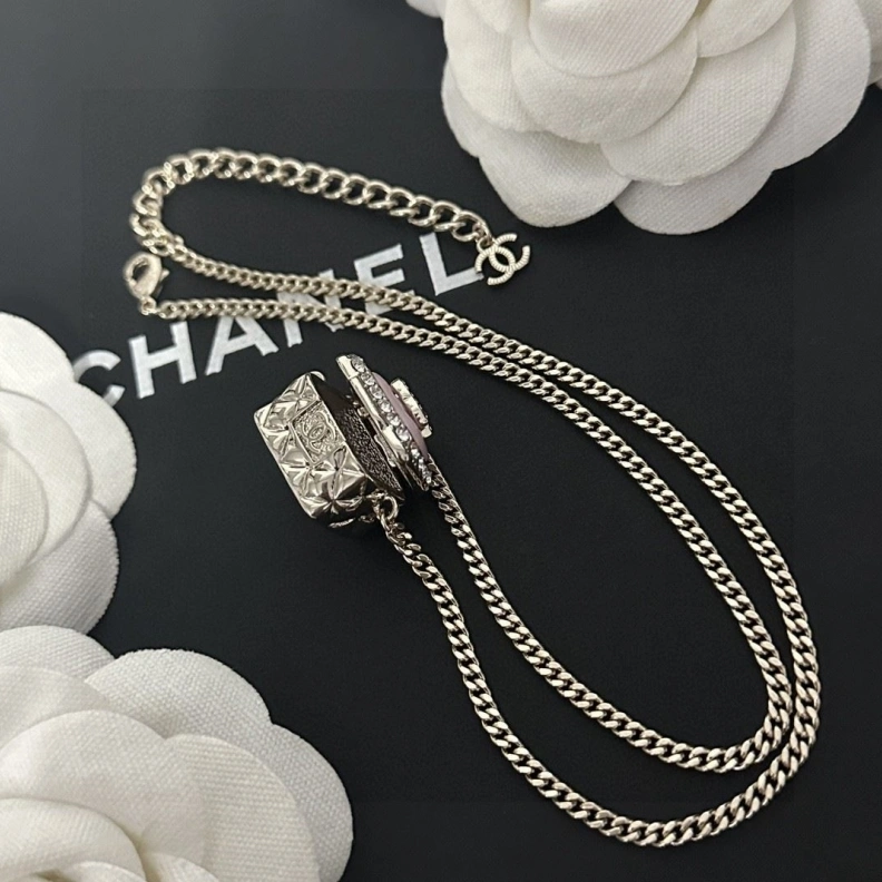 Fashionable Chxnxl Necklaces 286856