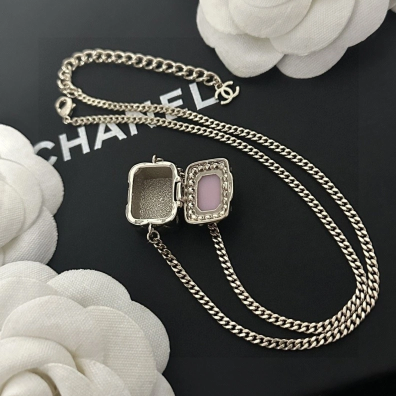 Fashionable Chxnxl Necklaces 286856