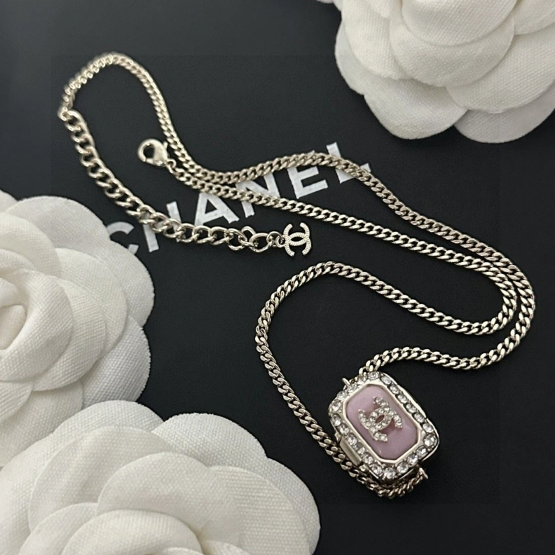 Fashionable Chxnxl Necklaces 286856