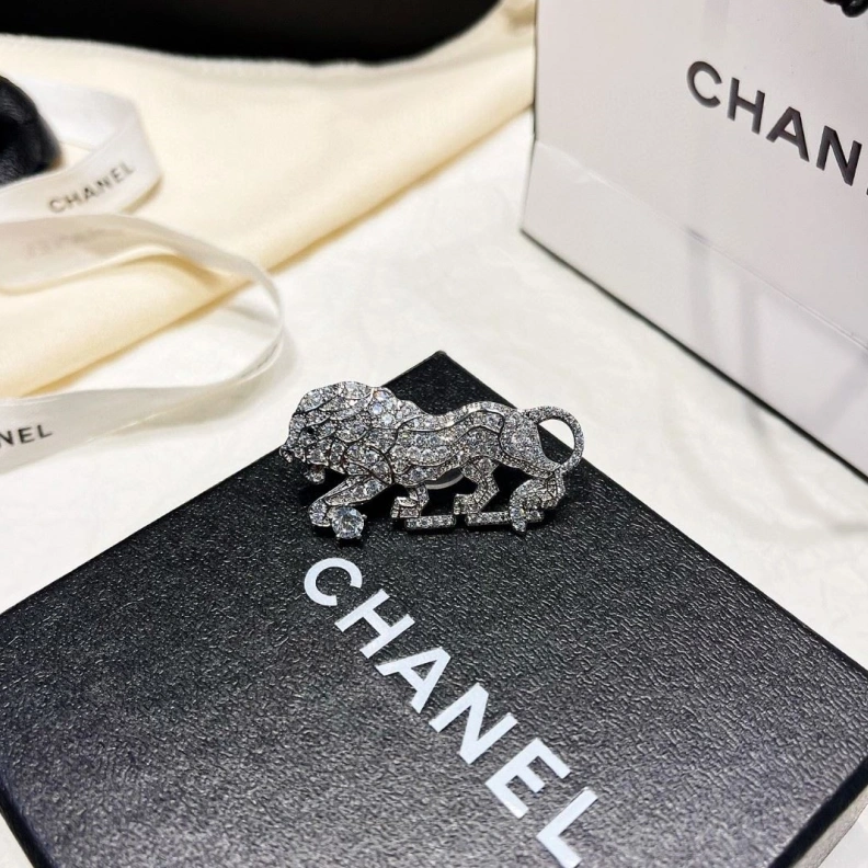 Soft Chxnxl Brooches 287849