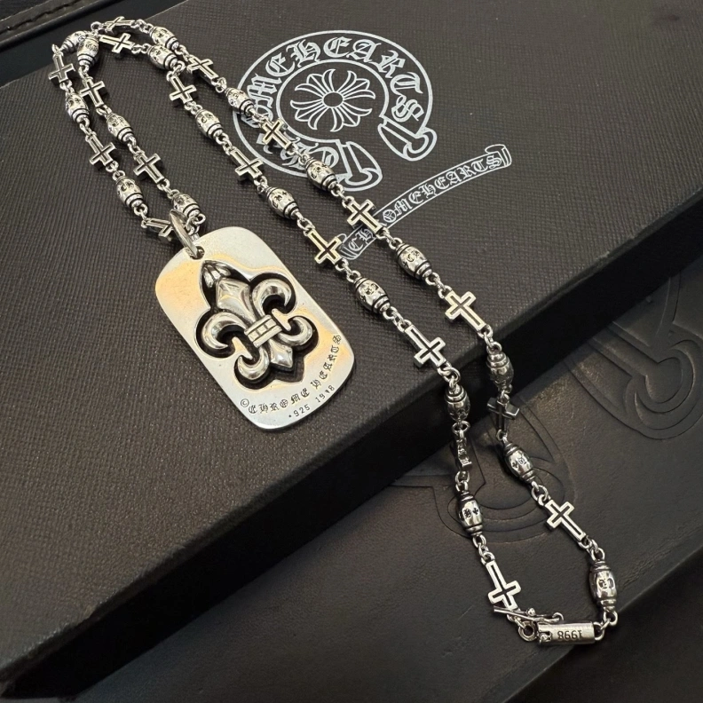 Lightweight Chrxmx Hxxrts Necklaces 297917