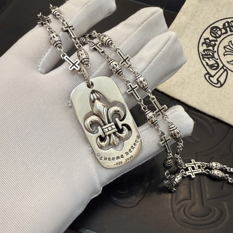 Lightweight Chrxmx Hxxrts Necklaces 297917