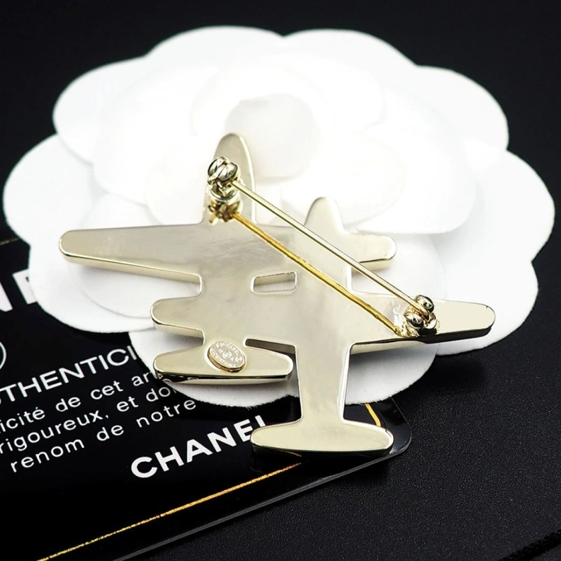 Trendsetting Chxnxl Brooches 287847