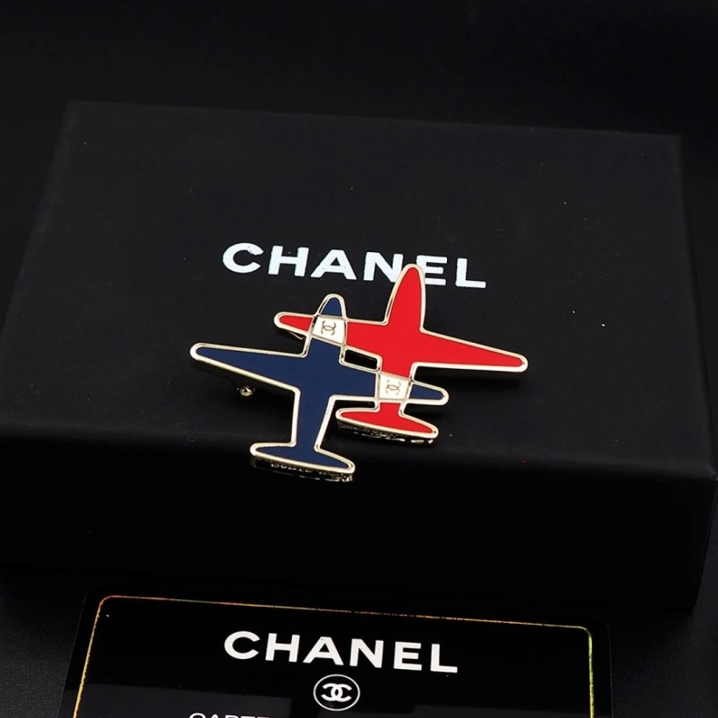 Trendsetting Chxnxl Brooches 287847