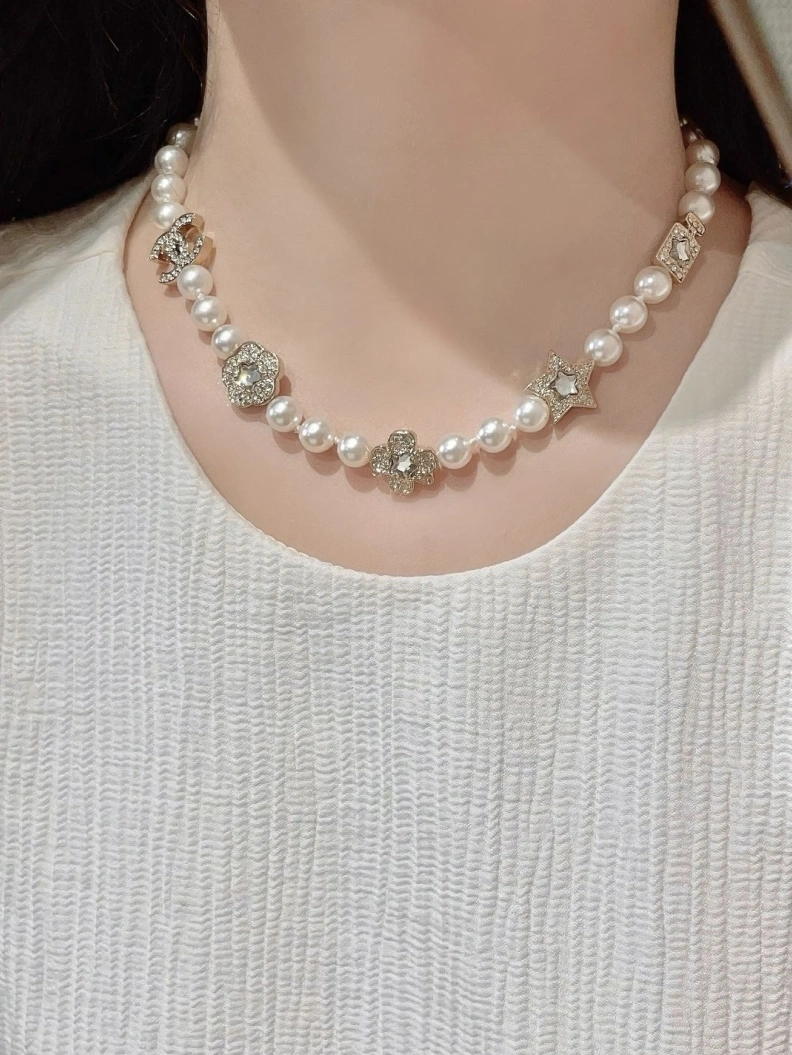 Sleek Chxnxl Brooches 286441