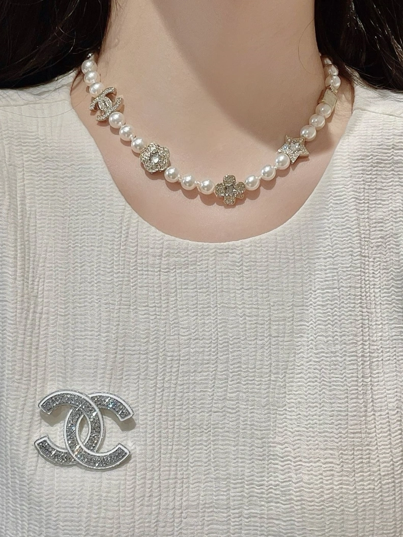 Sleek Chxnxl Brooches 286441