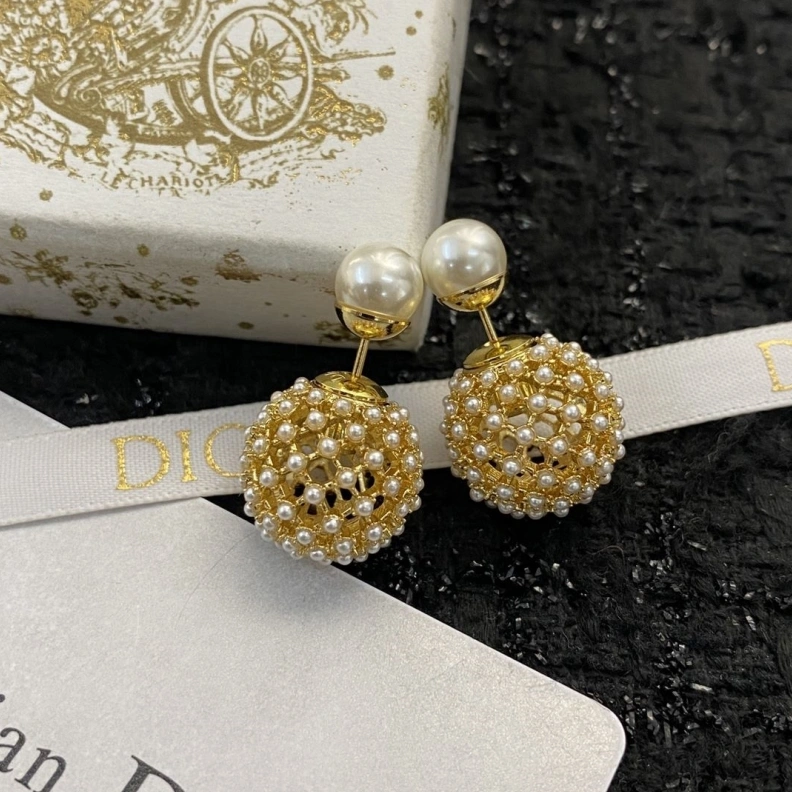 Christian Dxxr Earrings Efficient 294557