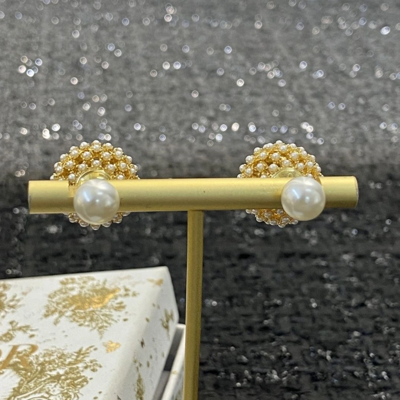 Christian Dxxr Earrings Efficient 294557