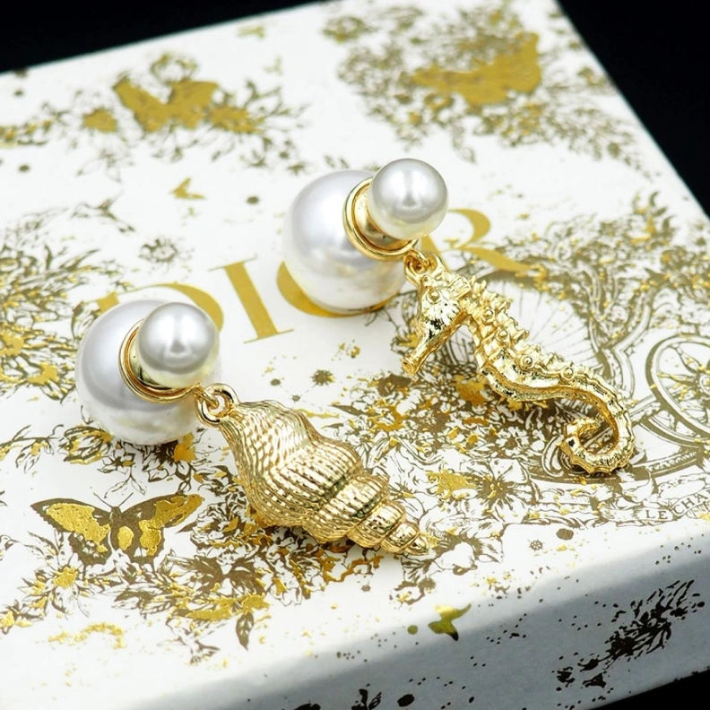 Christian Dxxr Earrings Compact 293978