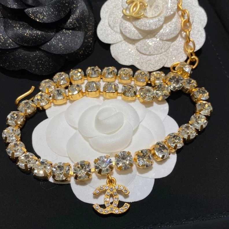 Lightweight Chxnxl Necklaces 285061