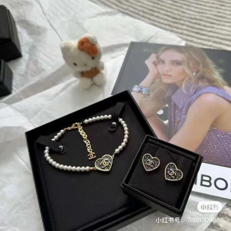 Elegant Chxnxl Necklaces 285064