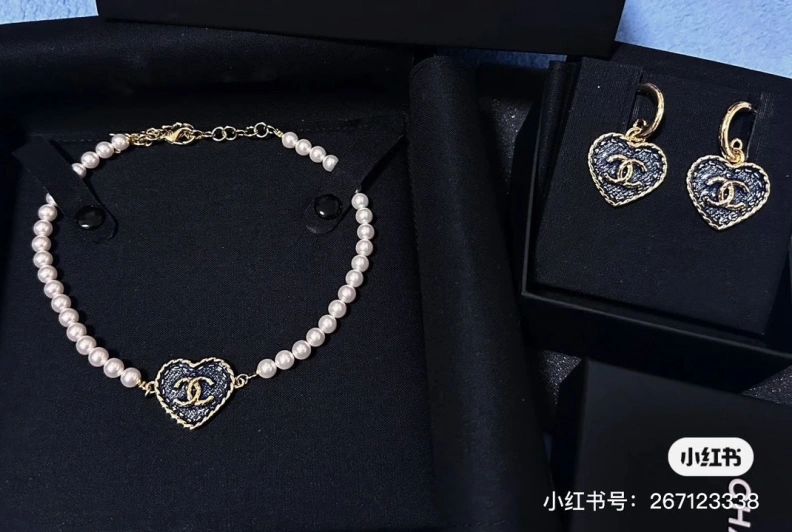 Elegant Chxnxl Necklaces 285064