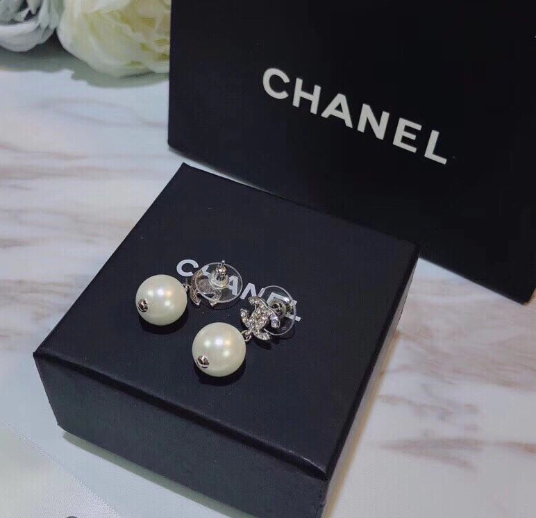 Practical Chxnxl Earrings 287576