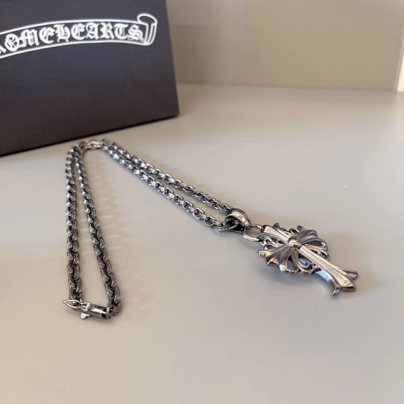 Stylish Chrxmx Hxxrts Necklaces 296237