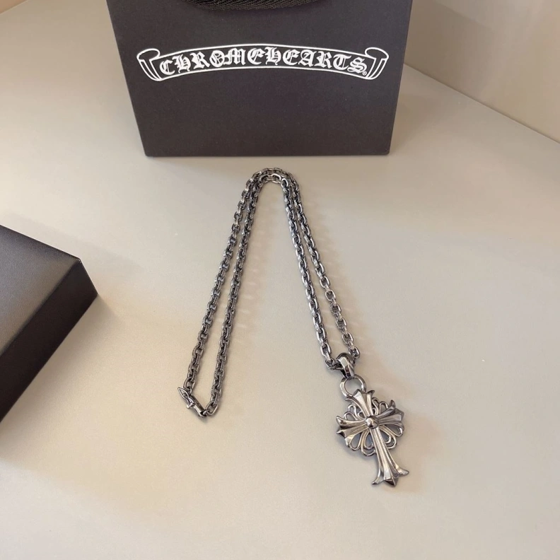 Stylish Chrxmx Hxxrts Necklaces 296237