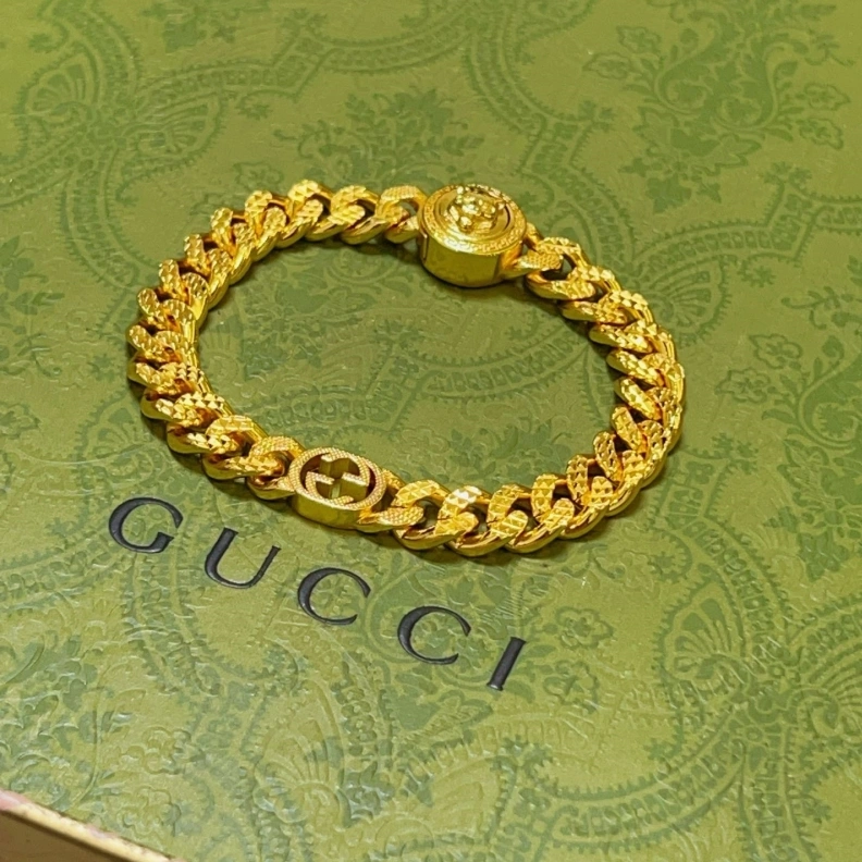 Sophisticated Gxccx Bracelets 302410