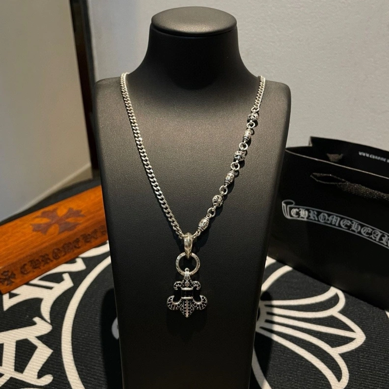 Sleek Chrxmx Hxxrts Necklaces 296196