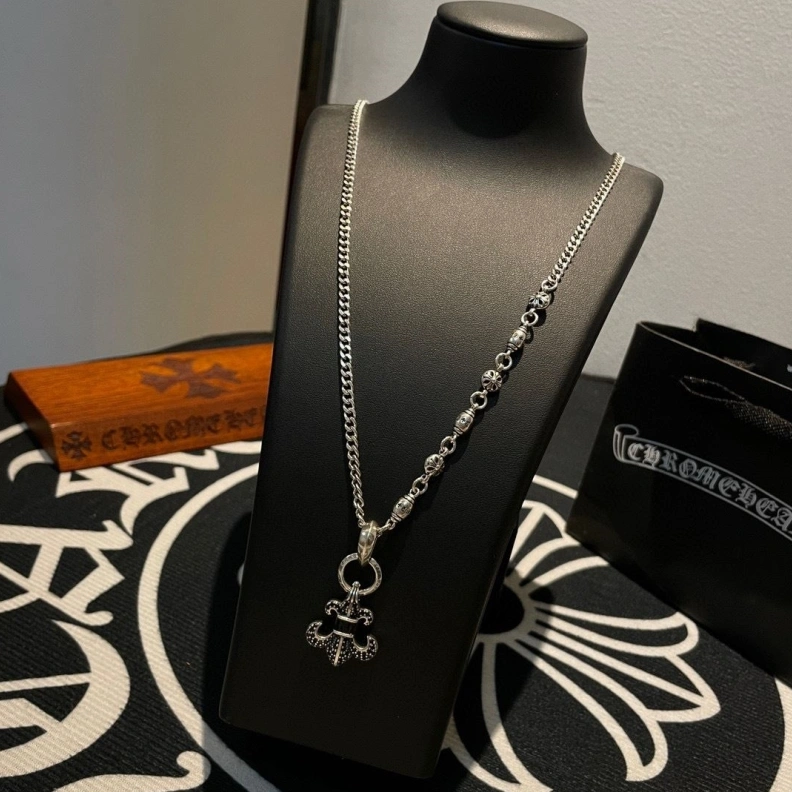 Sleek Chrxmx Hxxrts Necklaces 296196