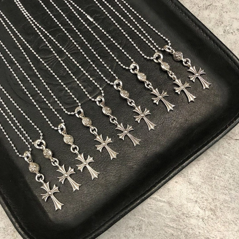 Classic Chrxmx Hxxrts Necklaces 296191
