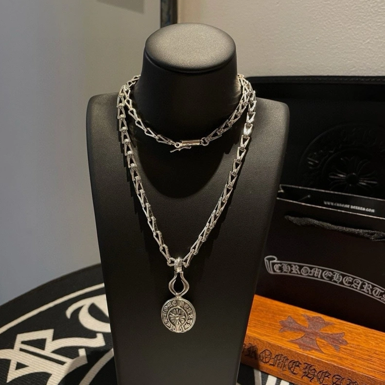 Comfortable Chrxmx Hxxrts Necklaces 296186