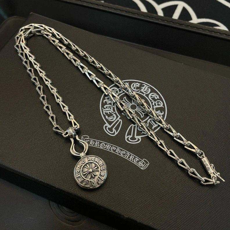 Comfortable Chrxmx Hxxrts Necklaces 296186