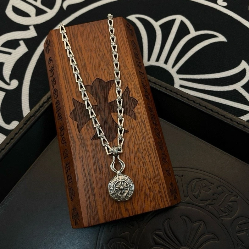 Comfortable Chrxmx Hxxrts Necklaces 296186