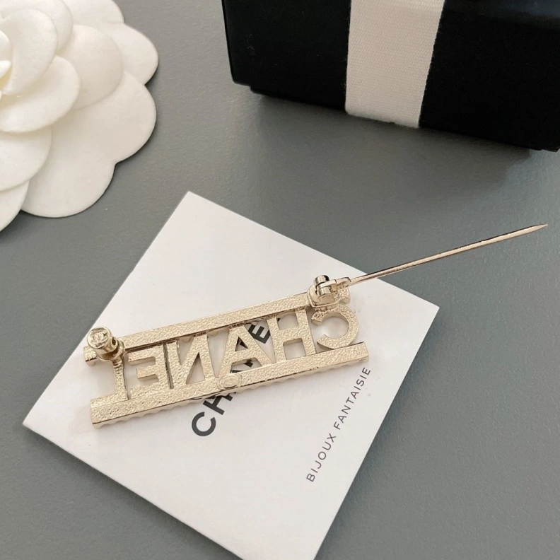 Chxnxl Brooches Bold 284672