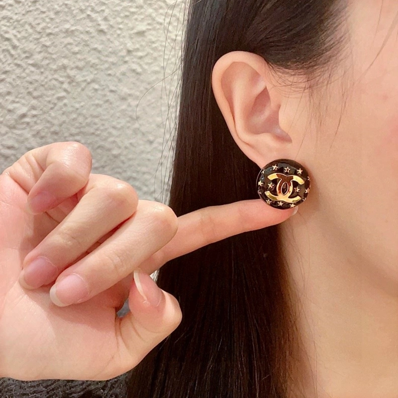 Trendsetting Chxnxl Earrings 284576