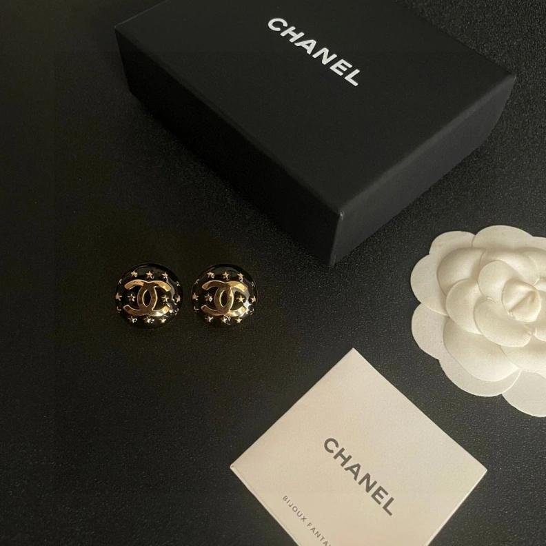 Trendsetting Chxnxl Earrings 284576
