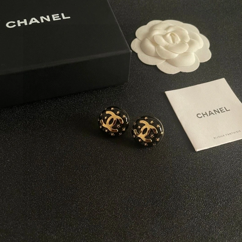 Trendsetting Chxnxl Earrings 284576