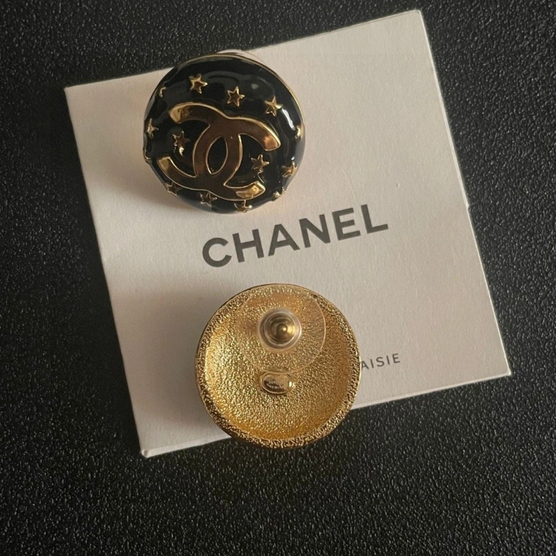 Trendsetting Chxnxl Earrings 284576