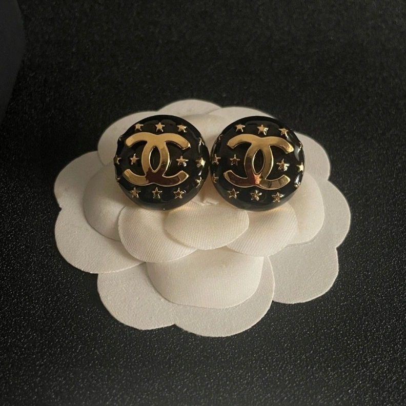 Trendsetting Chxnxl Earrings 284576
