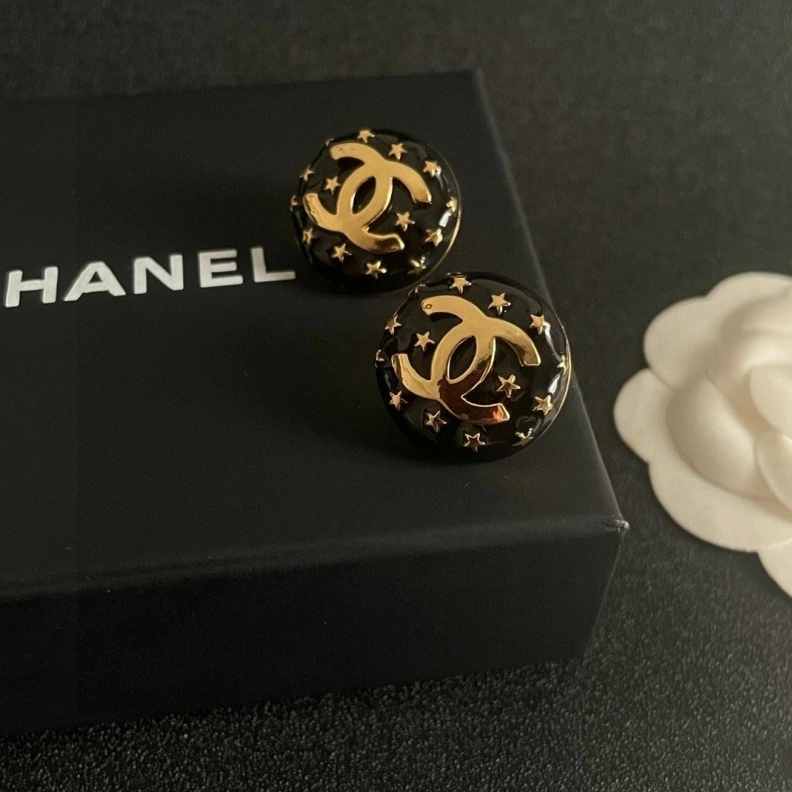 Trendsetting Chxnxl Earrings 284576