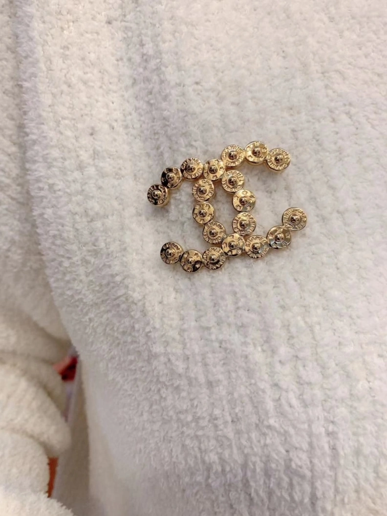 SportInspired Chxnxl Brooches 284671
