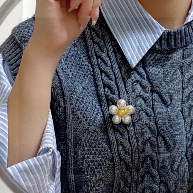Efficient Chxnxl Brooches 287844
