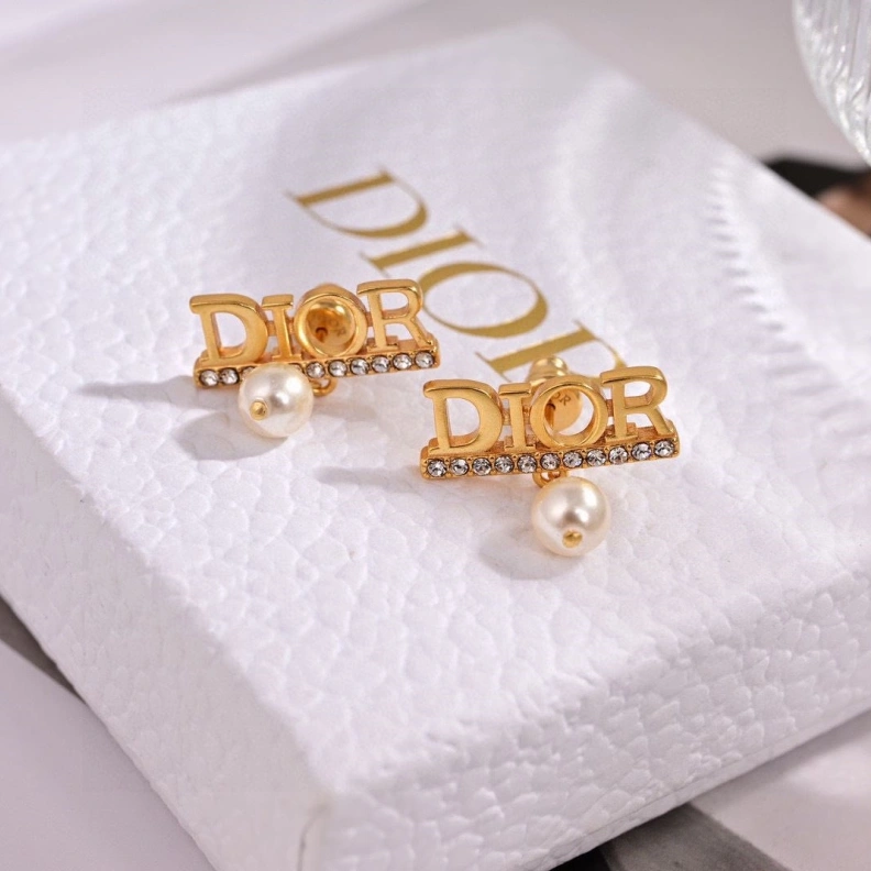 Christian Dxxr Earrings Elegant 293952