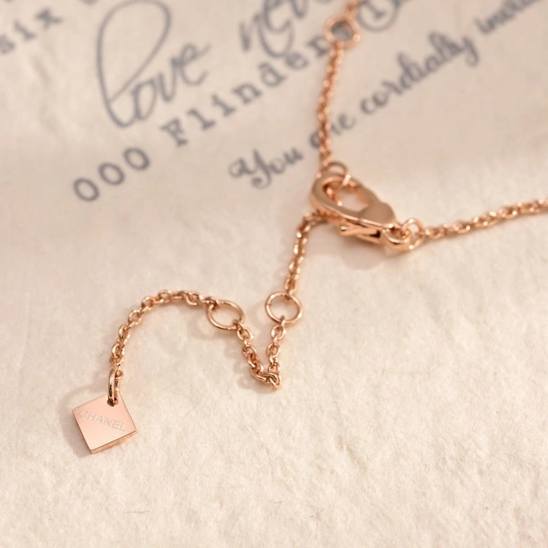 Durable Chxnxl Necklaces 285057