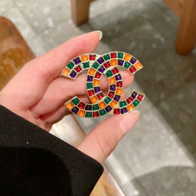 Vibrant Chxnxl Brooches 284678