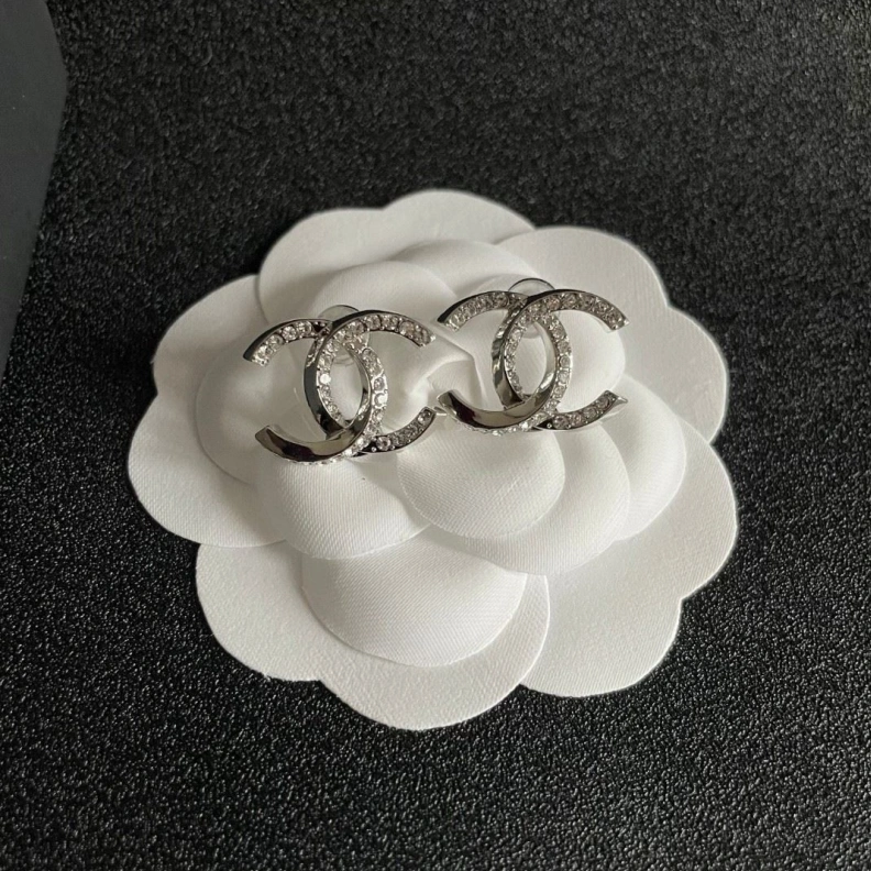 Efficient Chxnxl Earrings 284559