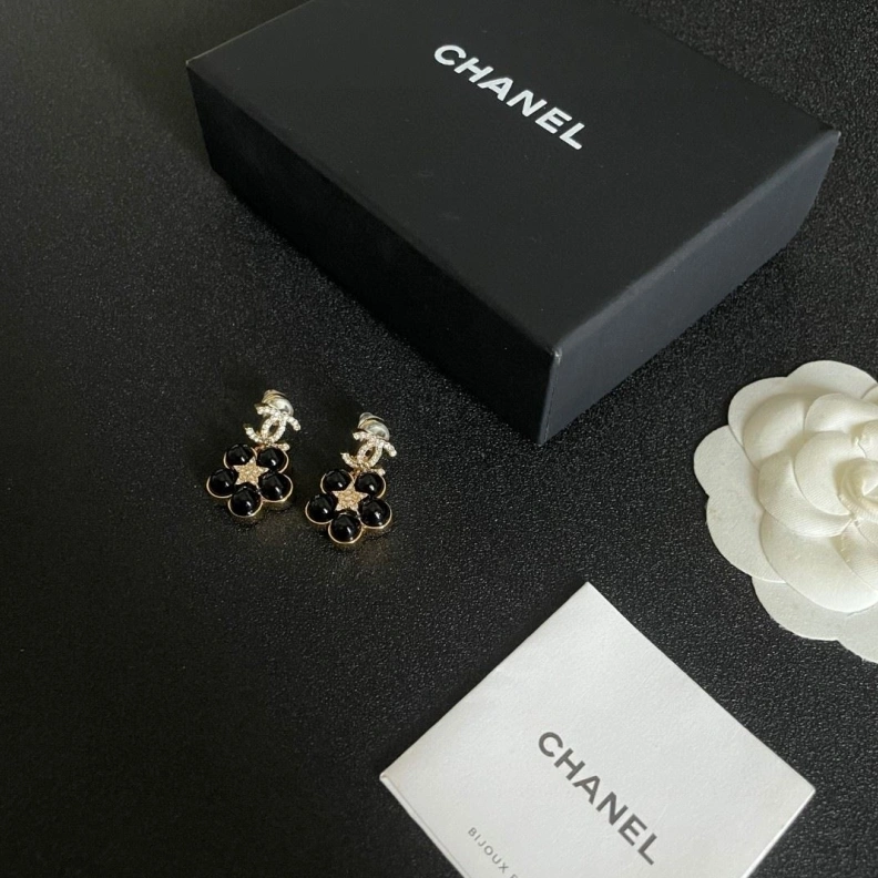 Elegant Chxnxl Earrings 284552